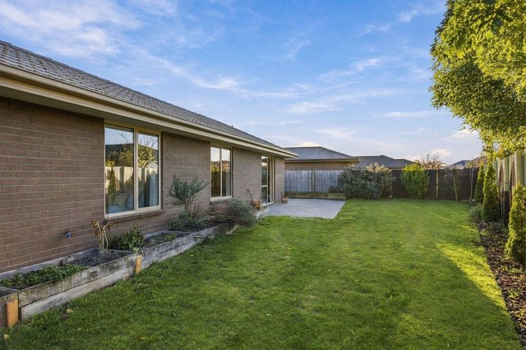 Photo of property in 17 Conie Glen Lane, Broomfield, Christchurch, 8042