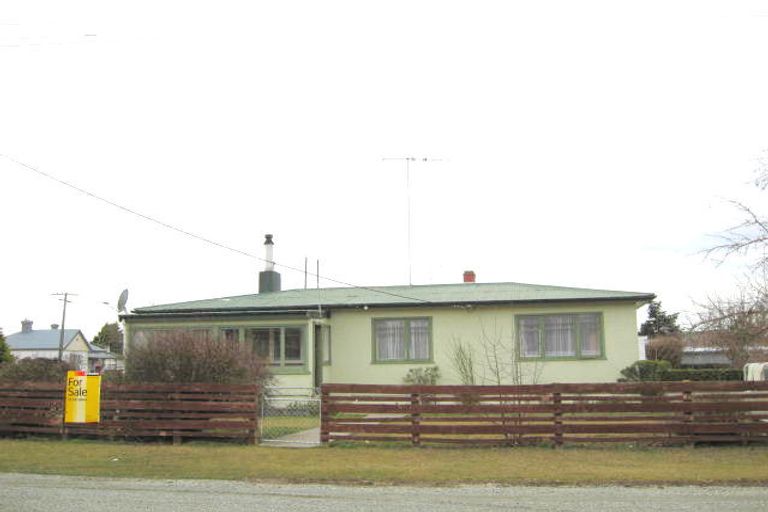 Photo of property in 2 Mckenzie Street, Fairlie, 7925