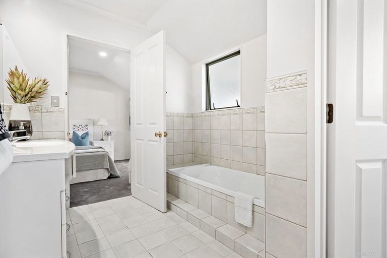 Photo of property in 21 Tralee Terrace, Dannemora, Auckland, 2016