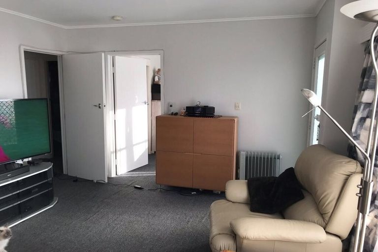 Photo of property in 3/187 Lake Road, Belmont, Auckland, 0622