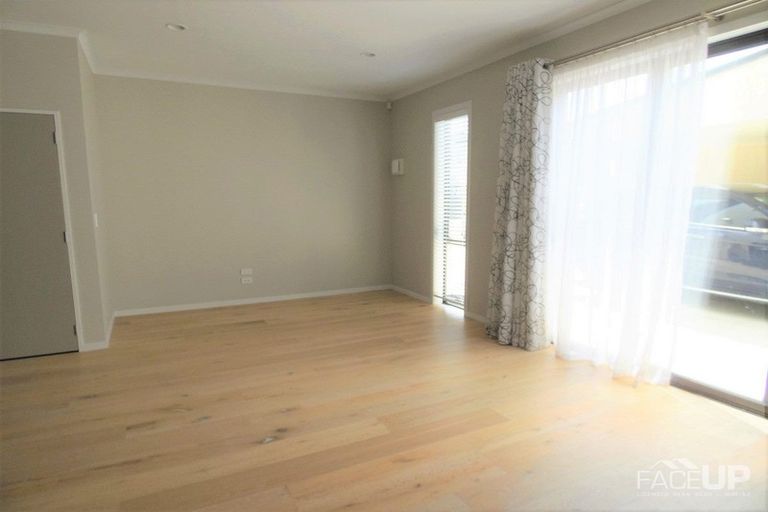 Photo of property in 213 Hobsonville Point Road, Hobsonville, Auckland, 0616