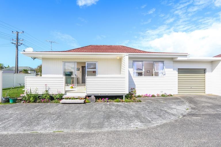 Photo of property in 1/46 Hatton Road, Orewa, 0931