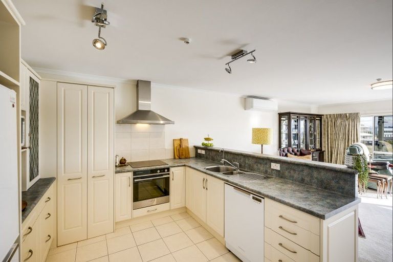 Photo of property in 10/26 West Quay, Ahuriri, Napier, 4110