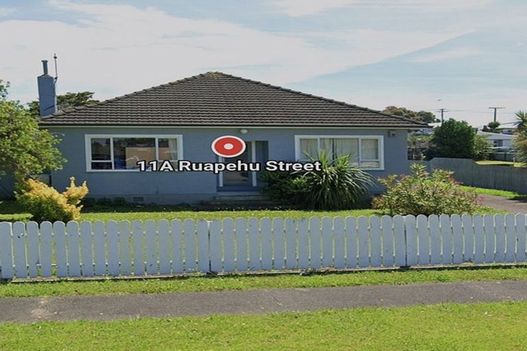 Photo of property in 11a Ruapehu Street, Castlecliff, Whanganui, 4501