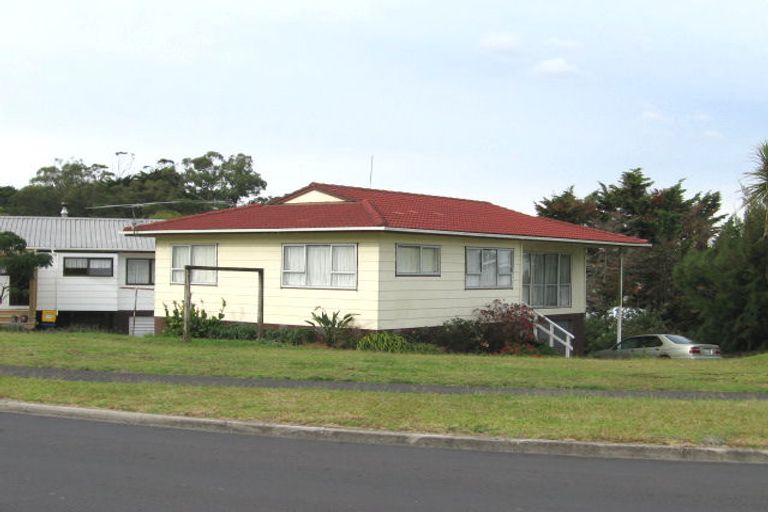 Photo of property in 21 Elizabeth Drive, West Harbour, Auckland, 0618