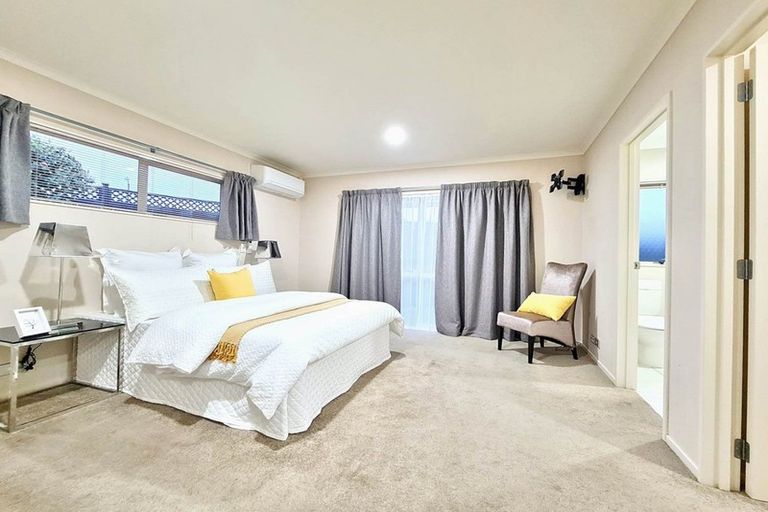 Photo of property in 12 Ironstone Place, Randwick Park, Auckland, 2105