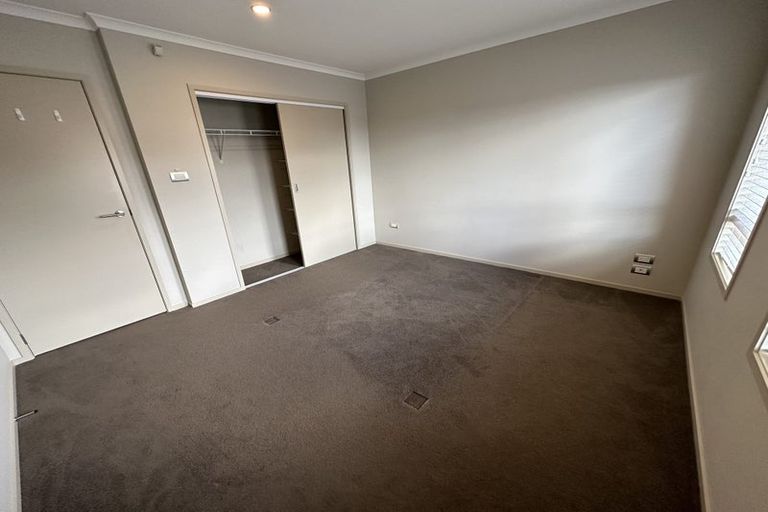 Photo of property in 8 Horizon View Road, Oteha, Auckland, 0632