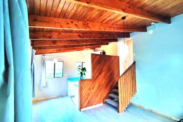 Photo of property in 20 Wattle Road, Sunnyvale, Auckland, 0612