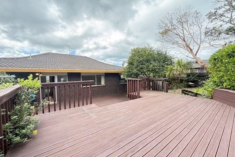 Photo of property in 70 Glencoe Road, Browns Bay, Auckland, 0630
