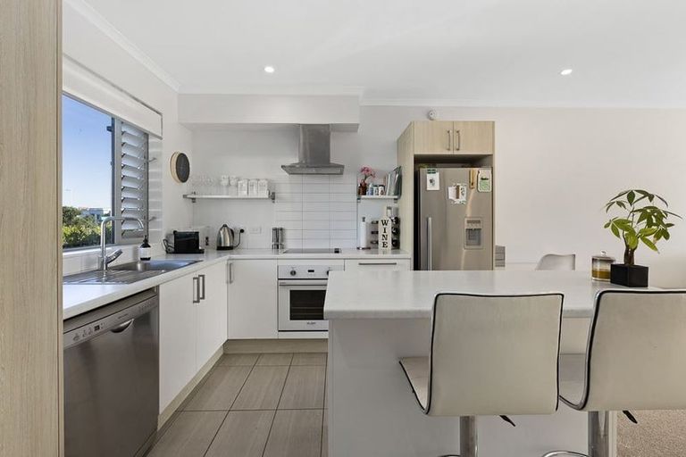 Photo of property in 6 Shelduck Way, Hobsonville, Auckland, 0616