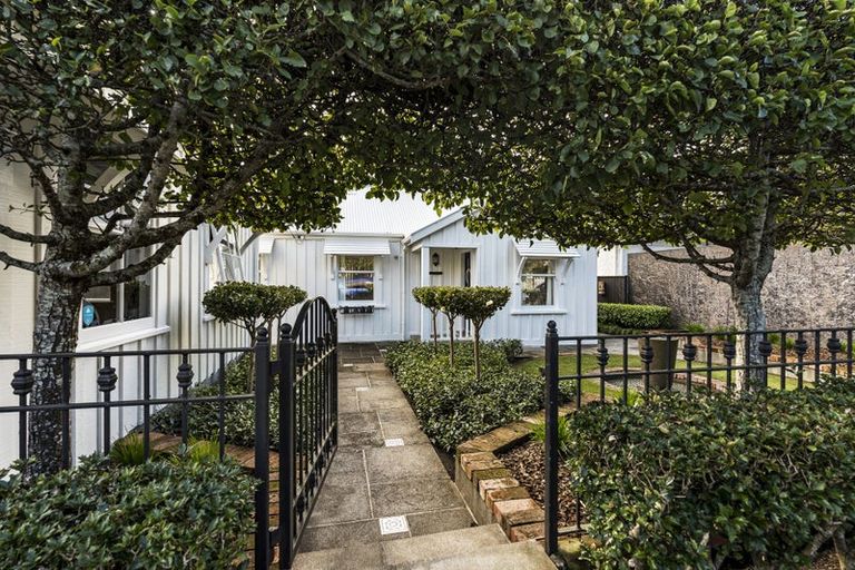 Photo of property in 89 Pendarves Street, New Plymouth, 4310