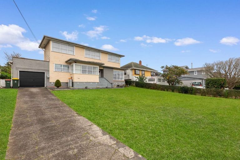 Photo of property in 17 Plunket Avenue, Papatoetoe, Auckland, 2104
