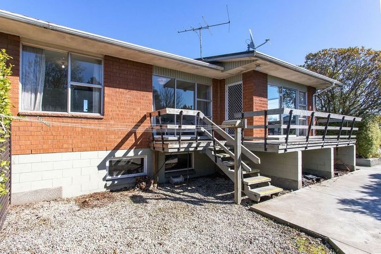 Photo of property in 1/166 Avonhead Road, Avonhead, Christchurch, 8042