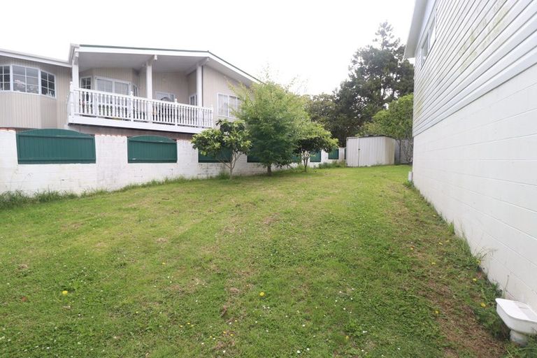 Photo of property in 142 Mokoia Road, Chatswood, Auckland, 0626