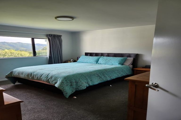 Photo of property in 17 Jasmine Grove, Maungaraki, Lower Hutt, 5010
