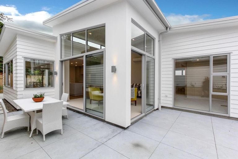 Photo of property in 4 Mackillop Way, Brooklands, New Plymouth, 4310