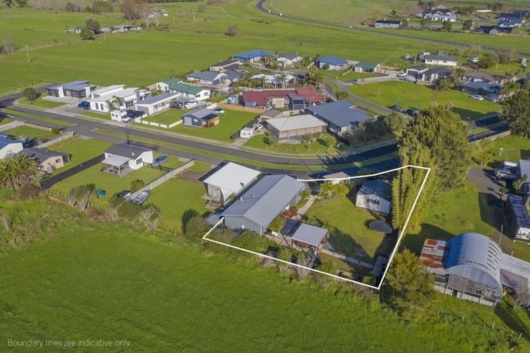 Photo of property in 12 Carina Way, Whitianga, 3510