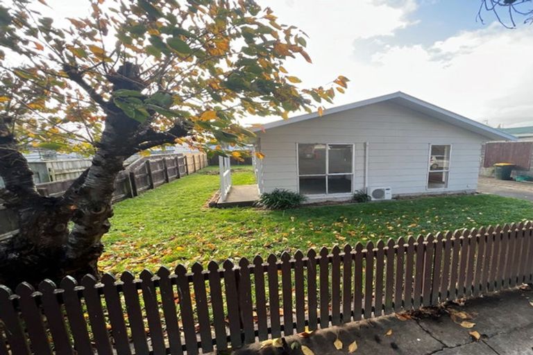 Photo of property in 32 Grenville Street, Levin, 5510