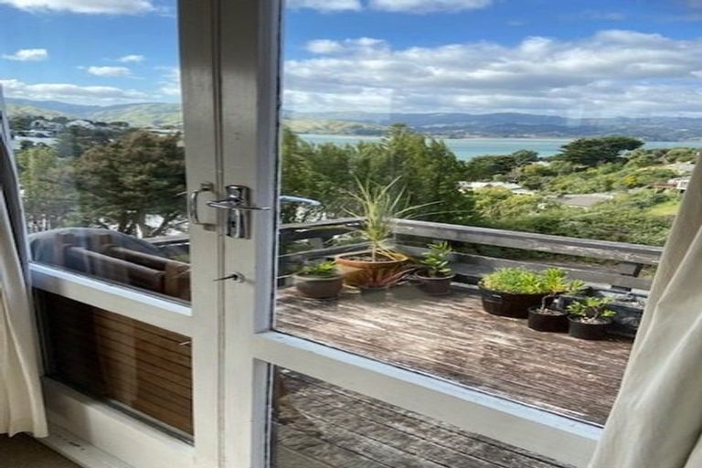 Photo of property in 21 Bayview Road, Paremata, Porirua, 5024