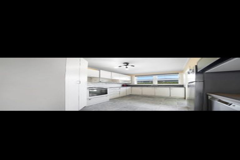 Photo of property in 17 Kayes Road, Pukekohe, 2120