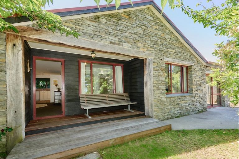 Photo of property in 5 Mcdonnell Road, Arrowtown, 9302