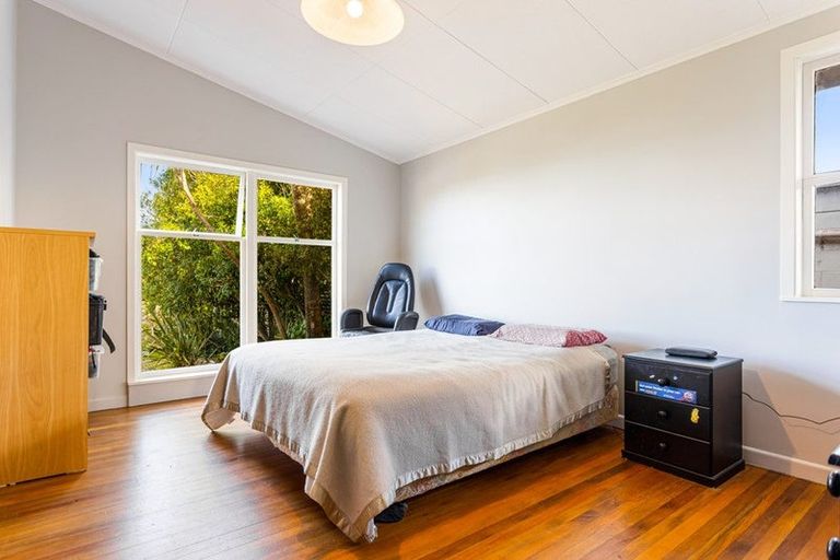 Photo of property in 22 Arapito Road, Titirangi, Auckland, 0604