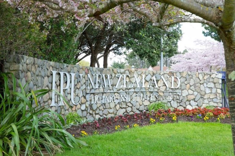 Photo of property in 26 Silicon Way, Fitzherbert, Palmerston North, 4410