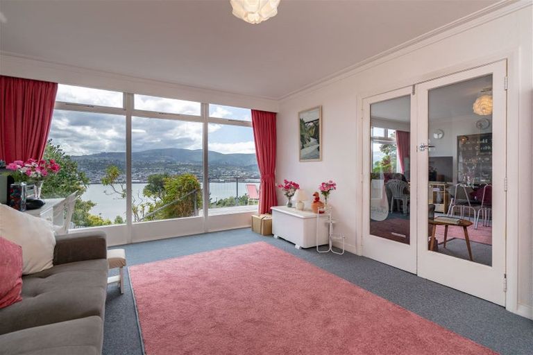 Photo of property in 121 Larnach Road, Vauxhall, Dunedin, 9013