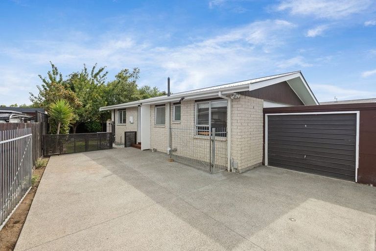 Photo of property in 2/11 Peckham Lane, Woolston, Christchurch, 8062