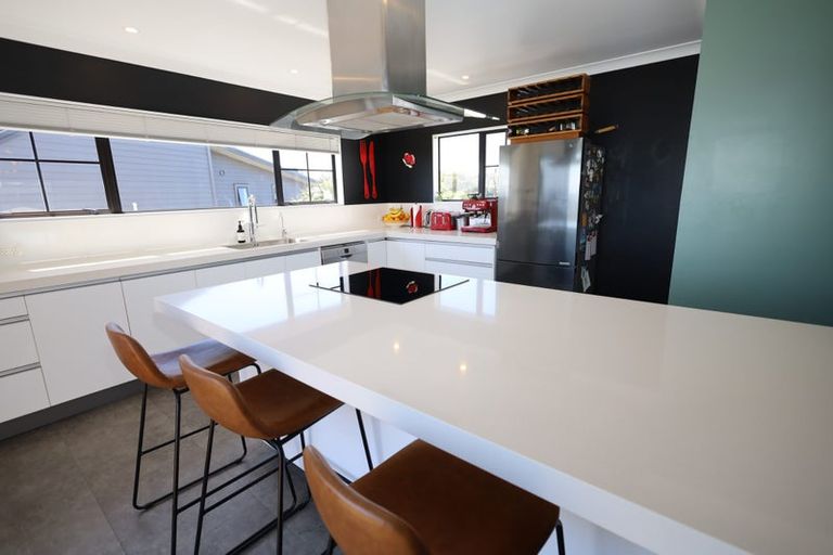 Photo of property in 10 Kiriwai Place, Matua, Tauranga, 3110