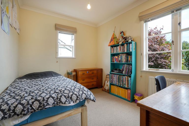 Photo of property in 20 Ihle Street, Terrace End, Palmerston North, 4410