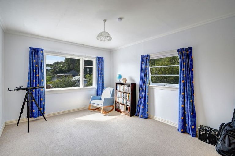 Photo of property in 16 Waikana Street, Broad Bay, Dunedin, 9014