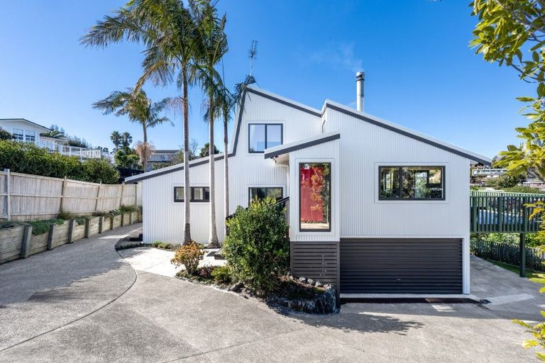 Photo of property in 10 Oliver Twist Avenue, Mellons Bay, Auckland, 2014