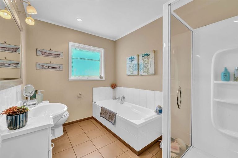 Photo of property in 1/45 Northboro Road, Belmont, Auckland, 0622