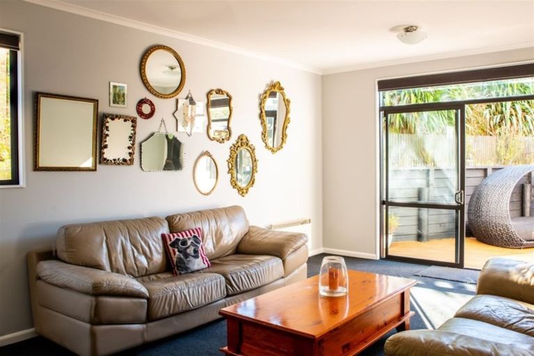 Photo of property in 10 Claverton Grove, Churton Park, Wellington, 6037