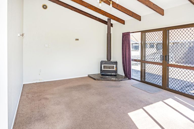Photo of property in 9 Perth Street, South Hill, Oamaru, 9400