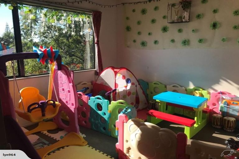 Photo of property in 103r Glengarry Road, Glen Eden, Auckland, 0602