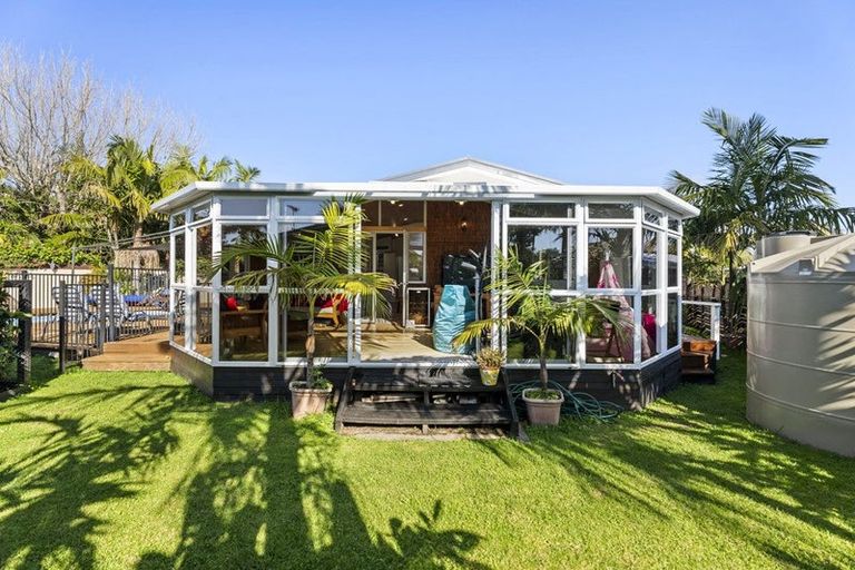 Photo of property in 32 The Circle, Manly, Whangaparaoa, 0930