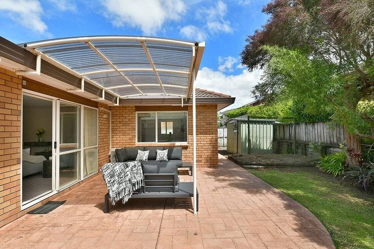 Photo of property in 106 Lakeside Drive, Orewa, 0931