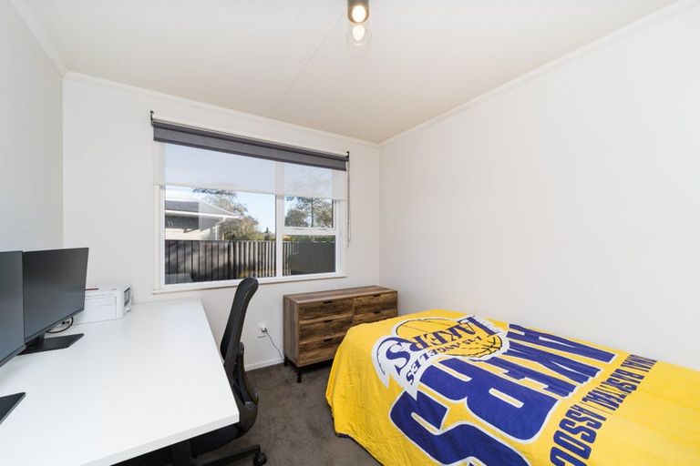 Photo of property in 22 Rhodes Drive, Kelvin Grove, Palmerston North, 4414