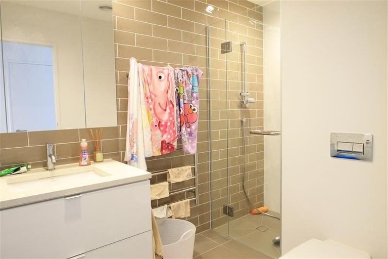 Photo of property in 28 Hastings Street, Hobsonville, Auckland, 0616