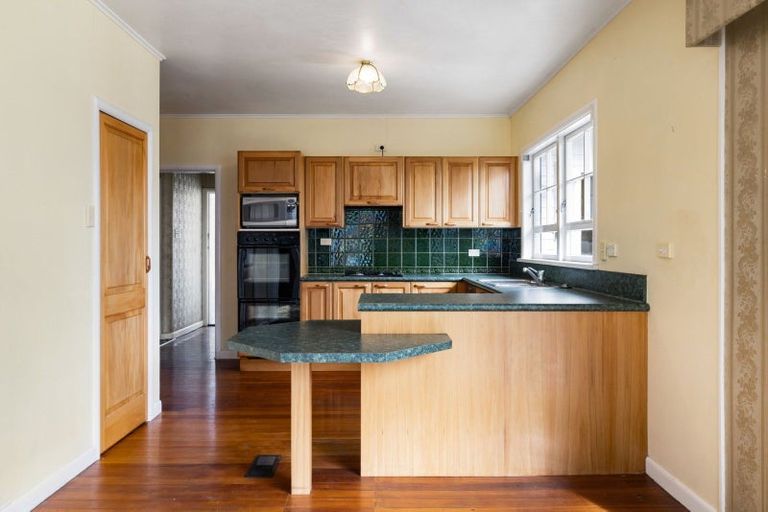 Photo of property in 52 Forest Lake Road, Forest Lake, Hamilton, 3200