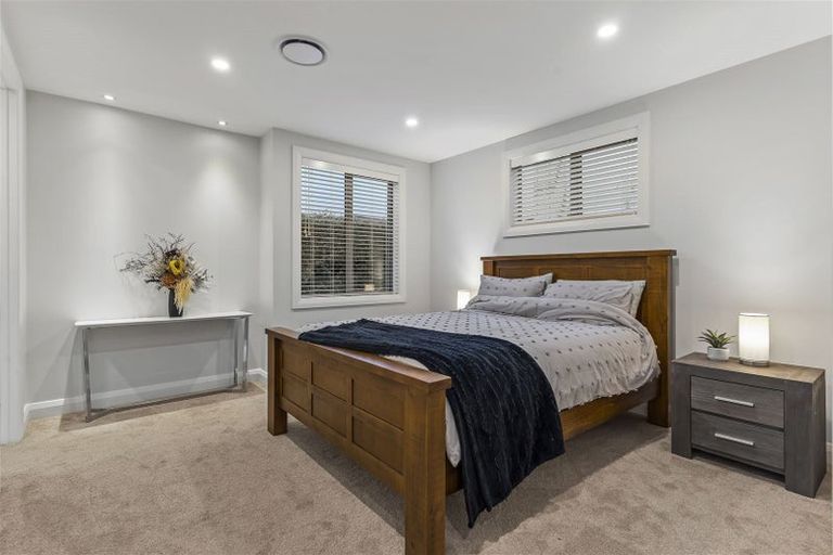 Photo of property in 33 Te Oneroa Way, Long Bay, Auckland, 0630