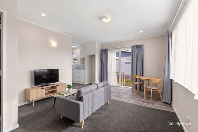 Photo of property in 19 Blenheim Place, Feilding, 4702