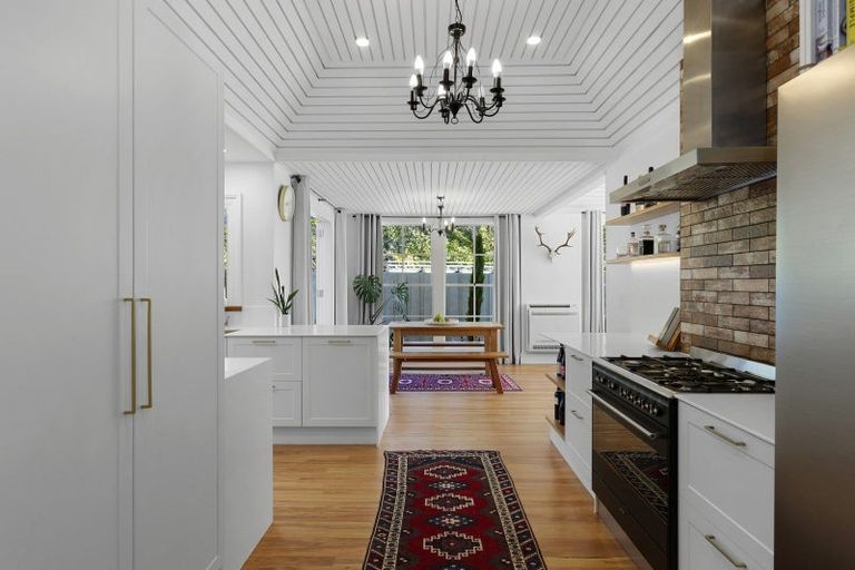 Photo of property in 28 Hawkesbury Avenue, St Albans, Christchurch, 8014