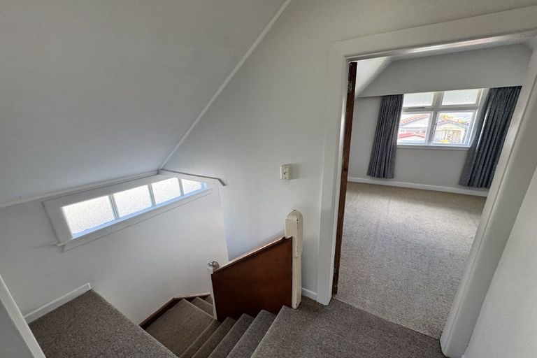 Photo of property in 61 Endeavour Street, Lyall Bay, Wellington, 6022