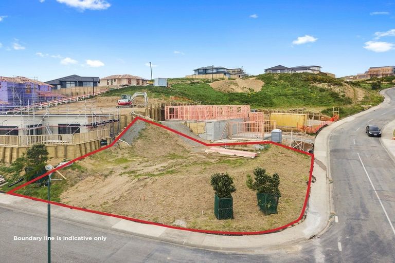 Photo of property in 2 Epic Way, Newlands, Wellington, 6037