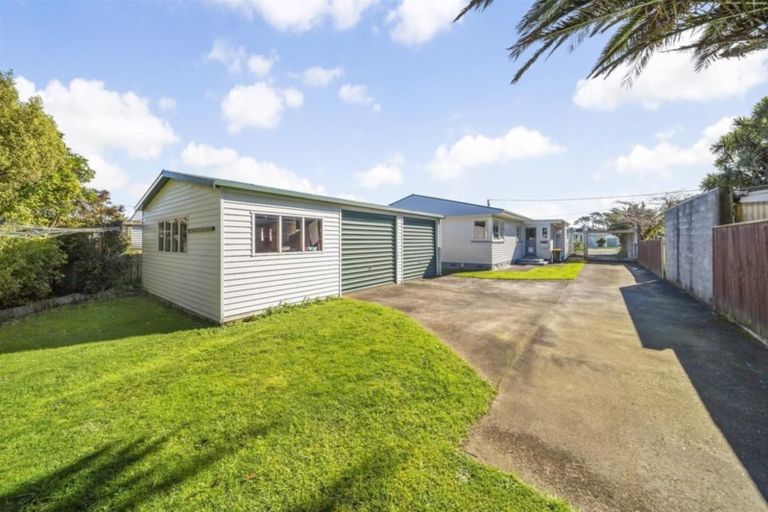 Photo of property in 97 Puriri Street, Hawera, 4610