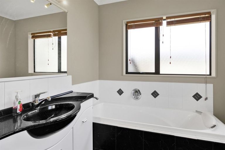 Photo of property in 30c Egmont Street, Hawera, 4610