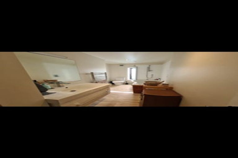 Photo of property in 98 Wadestown Road, Wadestown, Wellington, 6012